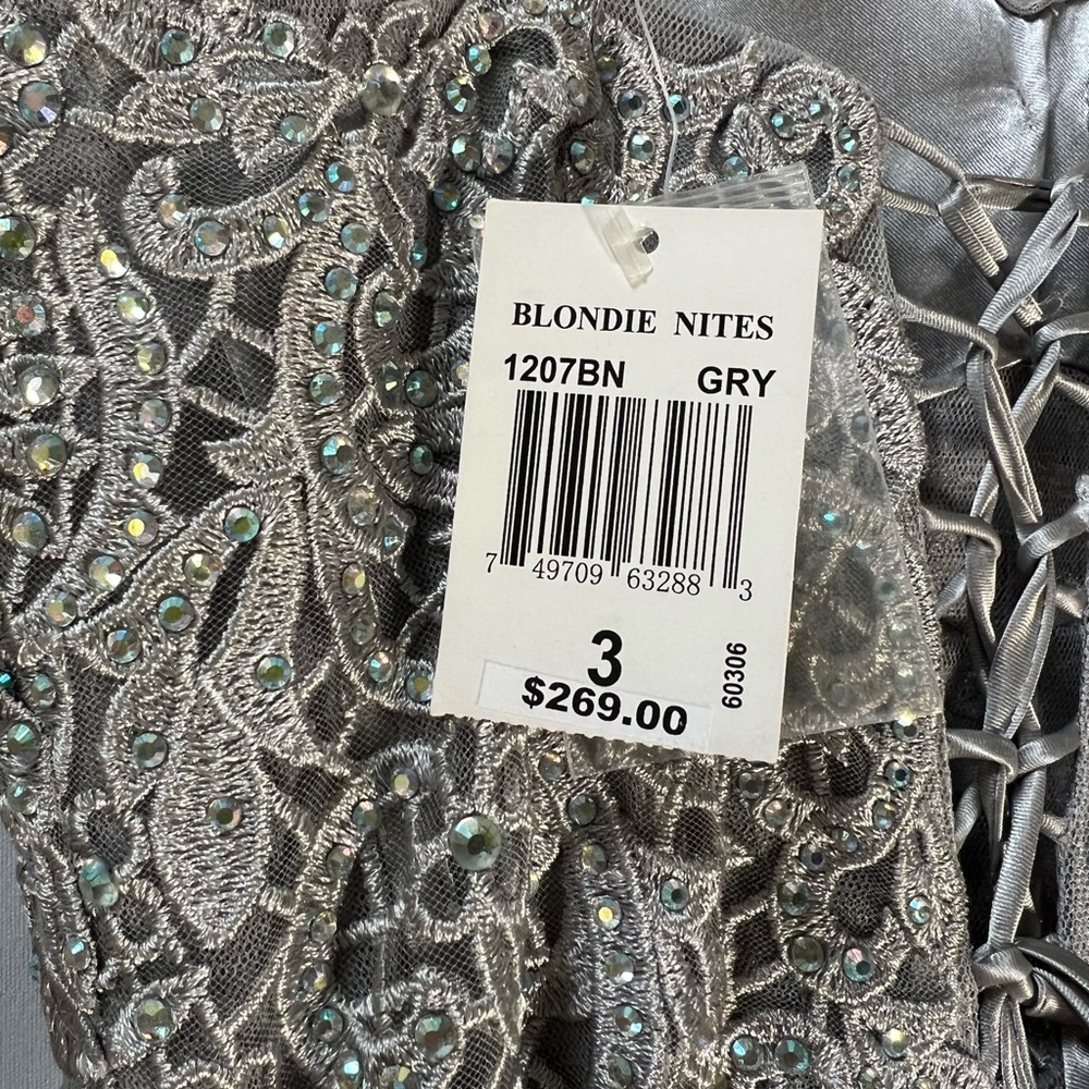 Formal strapless gown size 3 juniors - Picture 6 of 6